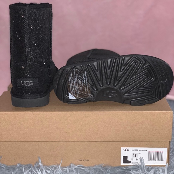 Kids’ Classic short Ugg Boots - Picture 4 of 4